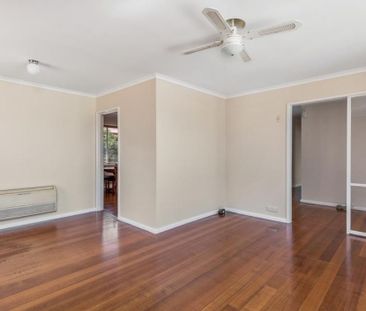 135 Flagstaff Gully Road, Lindisfarne TAS 7015 - House For Rent | D... - Photo 4