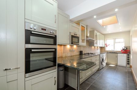 Hampden Way, Southgate, London, N14 - Photo 2