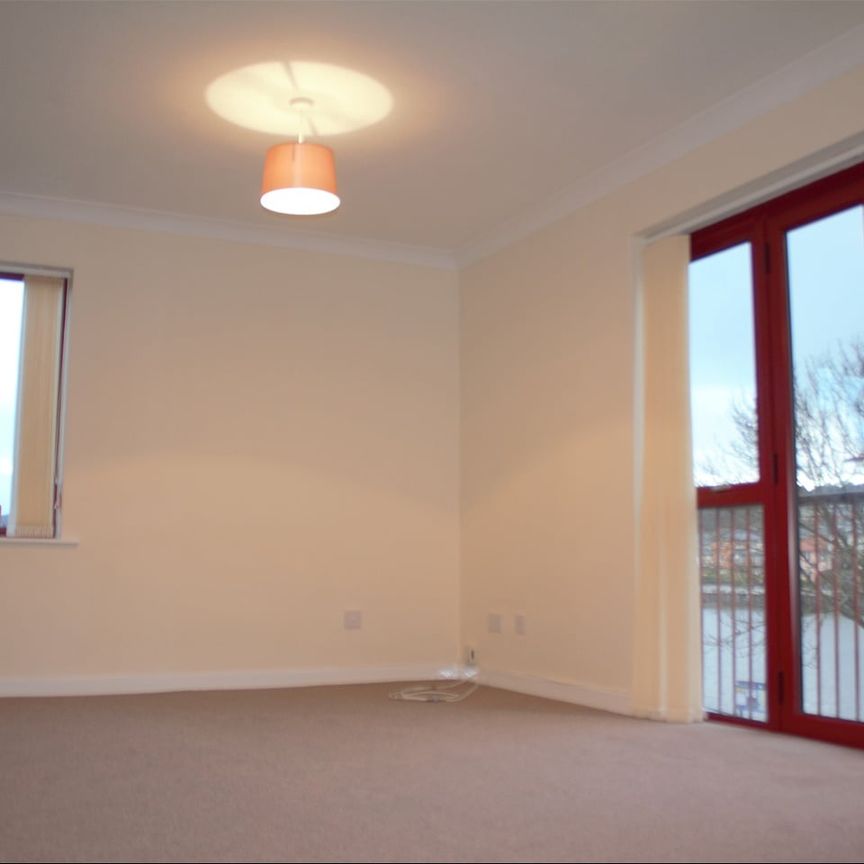 2 Bed Flat, Cumberland Close, BS1 - Photo 1