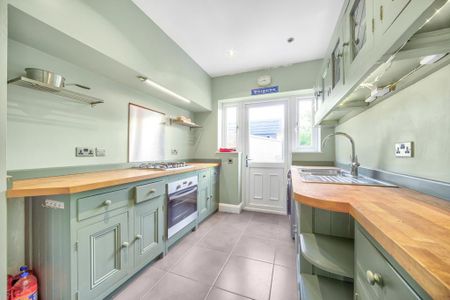 3 bedroom semi-detached house to rent - Photo 3