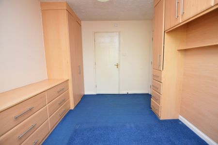 3 Bedroom Town House - Photo 2
