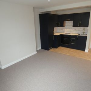 2 bed Apartment - To Let - Photo 2