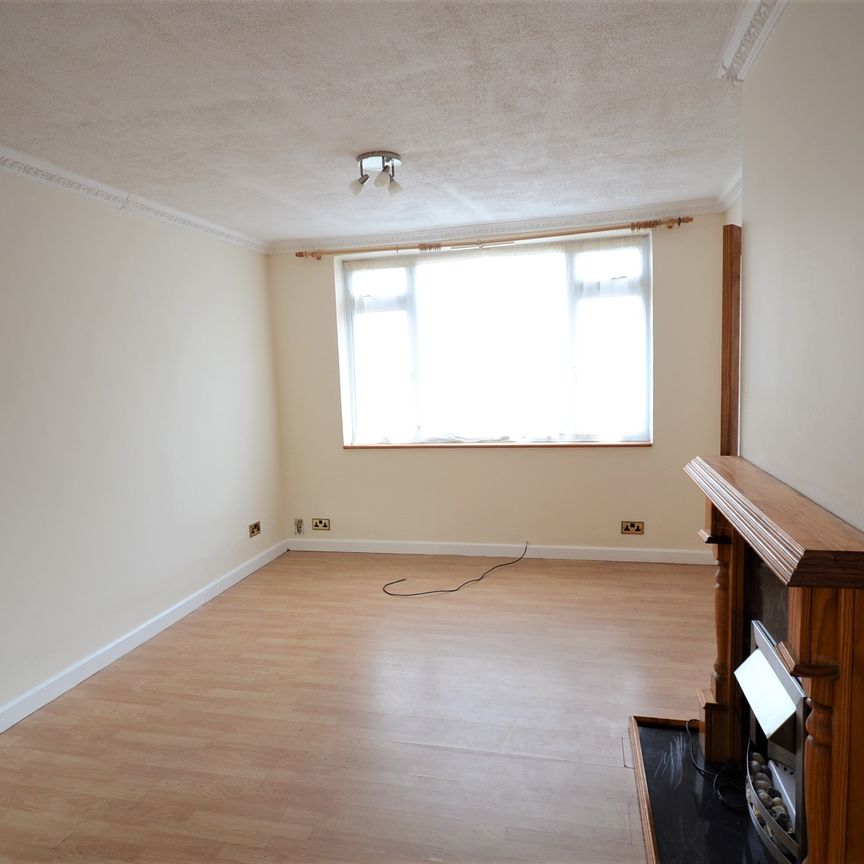 Monksfield Way, Slough, SL2 - Photo 1