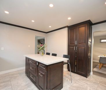 For Lease - 4 Royal Salisbury Way, Brampton, Ontario - Photo 2