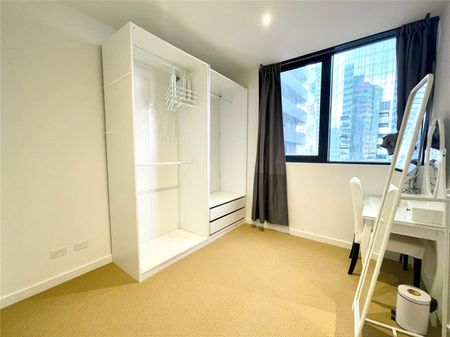 1820/555 Swanston Street - Photo 2