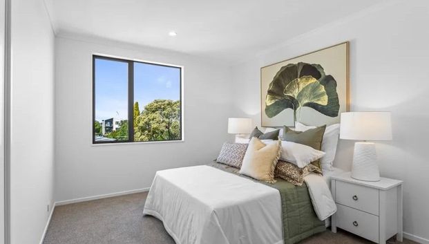 Onehunga 4 bedroom - Photo 1