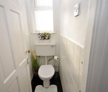 3 bedroom flat to rent - Photo 1