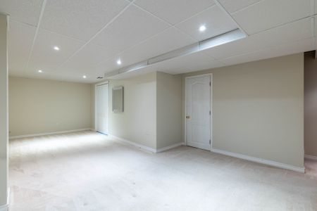 For Lease - 537 Heddle Crescent, Newmarket, Ontario - Photo 2