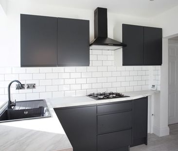 3 Bed Semi-Detached House, Hart Hill Drive, M5 - Photo 6