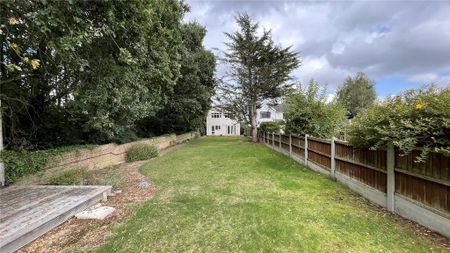 4 bedroom detached house to rent - Photo 3
