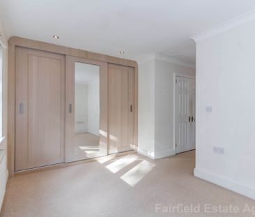 Watford Heath, Oxhey, WD19 - Photo 6