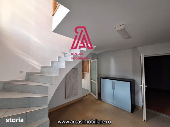 Casă de închiriat - 5 camere cu garaj, Selimbar! - Fotografie 1