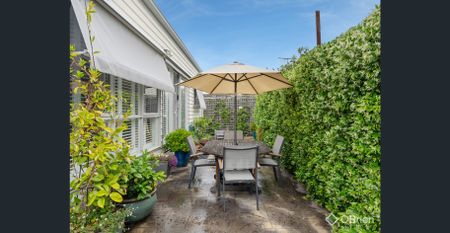 Charming Chelsea Cottage Close to the Coast - Photo 3