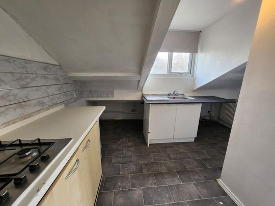 1 bedroom in a house share to rent - Photo 1