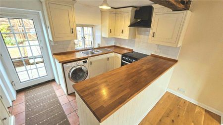 3 bedroom terraced house to rent - Photo 4