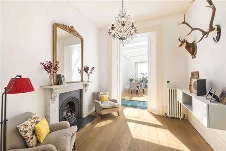 An impressive listed townhouse on one of London's finest garden squares - Photo 5