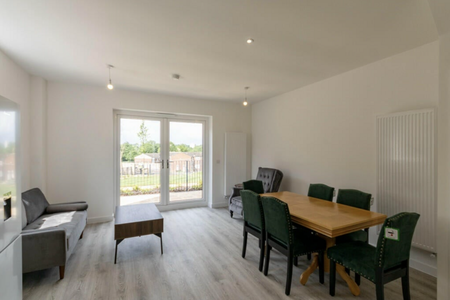 2 bedroom end of terrace house to rent - Photo 4