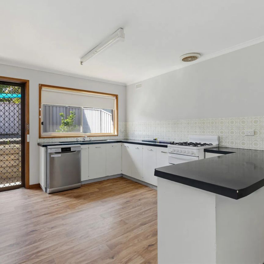 Well Presented, Low Maintenance unit in North Bendigo - Photo 1