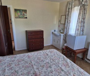 1 bedroom in a house share to rent - Photo 6