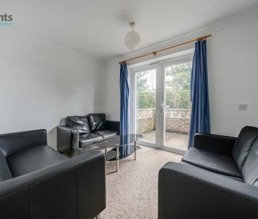 4 bedroom semi-detached house to rent - Photo 1