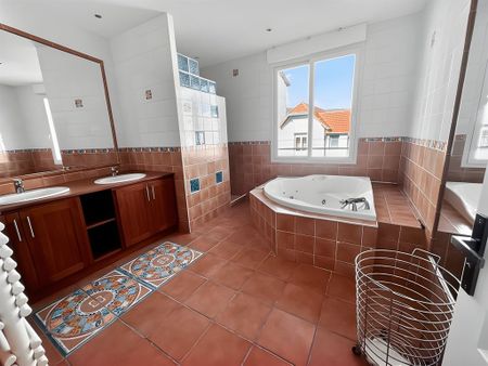 Location Maison 4 pièces 159m² CLERMONT FERRAND 63000 - Photo 5