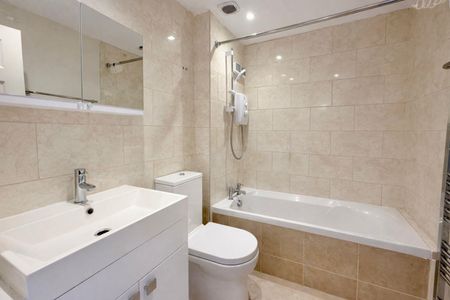 3 bedroom House To Let - Photo 5