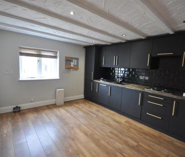 2 bedroom semi-detached house to rent - Photo 5