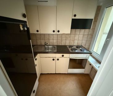 Luminous 3-room apartment in the center of Biel. - Photo 3