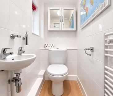 4 bedroom detached house to rent - Photo 4