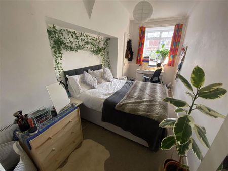 2 bedroom ground floor flat to rent - Photo 4
