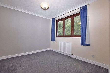 4 bedroom detached house to rent - Photo 3