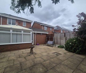 3 bedroom detached house to rent - Photo 3