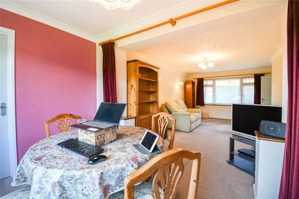 3 bedroom detached bungalow to rent - Photo 1