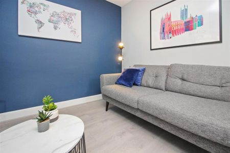 6 bedroom semi-detached house to rent - Photo 3