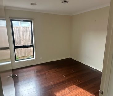 Clyde North - Photo 2