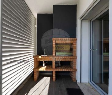 Apartment T3 in Póvoa de Santo Adrião e Olival Basto, Odivelas - Photo 2