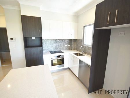 Come Home to Something Special at This Apartment. Unbeatable Location - Walk to Transport and Shops - Photo 2