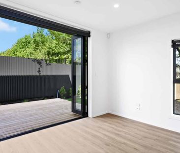 Two Bedroom Townhouse Whiteware Included - Photo 2