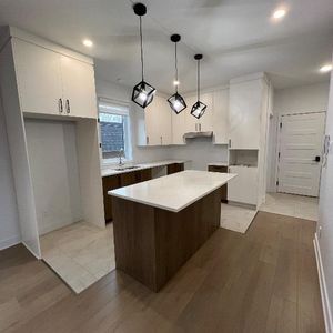 Neuf et luxueux 4 1/2 près de l’hôpital de st-hyacinthe - Photo 2