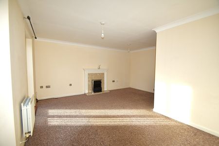 4 bedroom semi-detached house to rent - Photo 3
