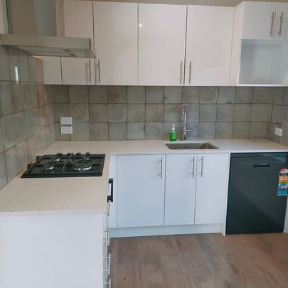 Modern 2BR Townhouse in Newlands - Photo 1