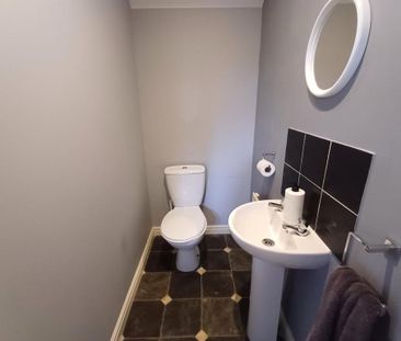 3 bedroom semi-detached house to rent - Photo 6