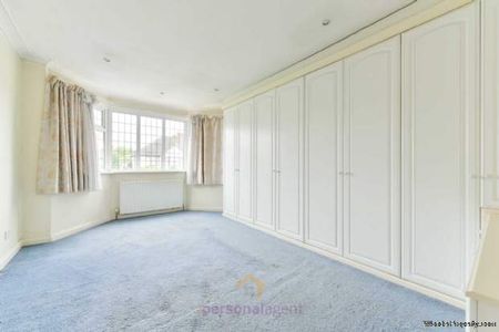 3 bedroom property to rent in Epsom - Photo 2