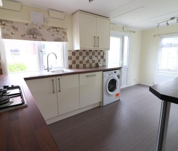 2 bedroom park home to rent - Photo 1