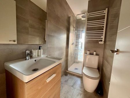 V.C. Puente de Vallecas - A3, Madrid, Community of Madrid 28038 - Photo 5