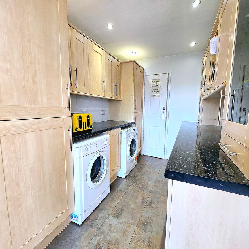 Bassett Way, Greenford - Photo 1