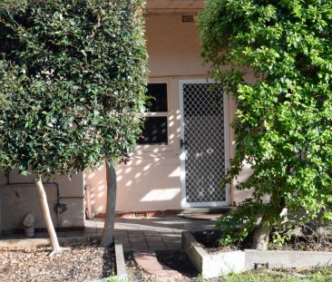 BEACHSIDE ART DECO GEM - GROUND FLOOR WITH COMMUNAL GARDEN! - Photo 4