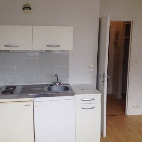 Location Appartement 1 pièce 18m² TOURS 37000 - Photo 2