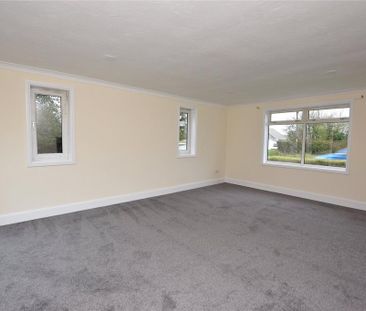 5 bedroom detached house to rent - Photo 2