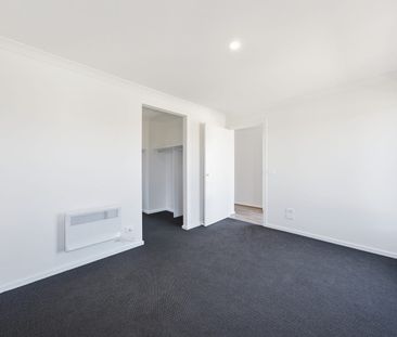 Brand new family home! - Photo 2